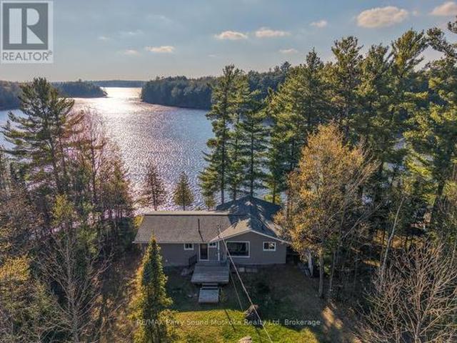 37 Smithpine Crescent, Mckellar, ON, P2A 0B5 house for sale | Listing ID X13152 | Royal LePage