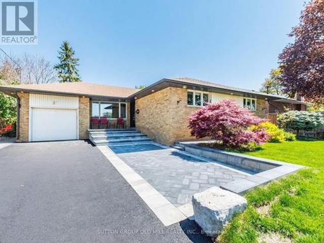 37 Suburban Drive, Mississauga, ON, L5N 1G8 house for sale | Listing ID W13512 | Royal LePage