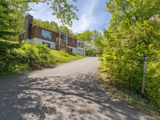 3402 Ch. Des Lacs, Mont Blanc, QC, J0T 2G0 house for sale | Listing ID 11867 | Royal LePage