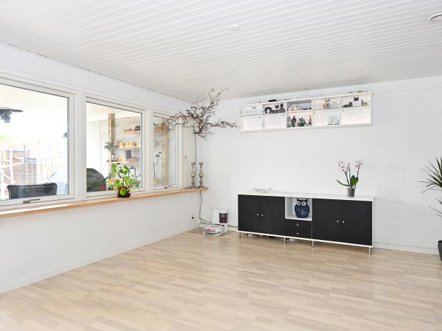 340 2 Pilevang 5 Moderne energivenlig etplansvilla med solcelleanlæg, gulvvarme og tilbygnin RealMæglerne