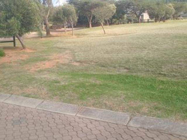 340 m² Land available in Vulintaba Country Estate