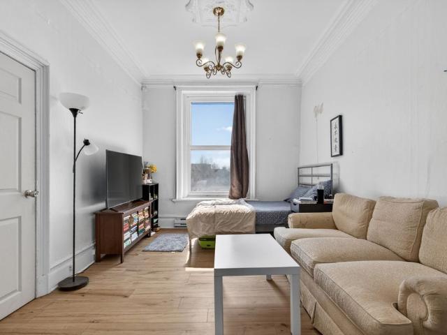 3413 Rue St Jacques