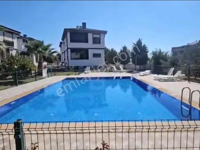 341.6m²arsa Paylı Denize5dk Havuzlu 6+1tam Müstakil Köşe Villa