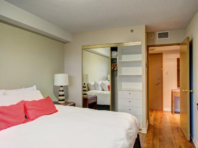341 MacLaren St. Studio Apartment for Rent at 341 Maclaren St, Ottawa, ON K2P 2E2 Centretown