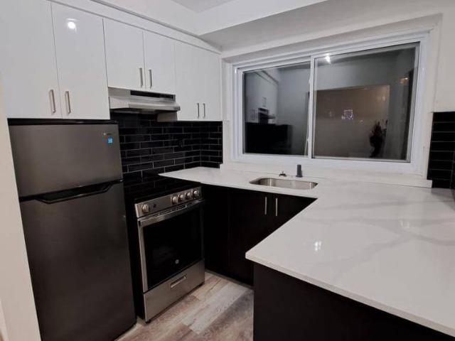 3420 Decelles, Beautiful 2 Bedroom Apartment!