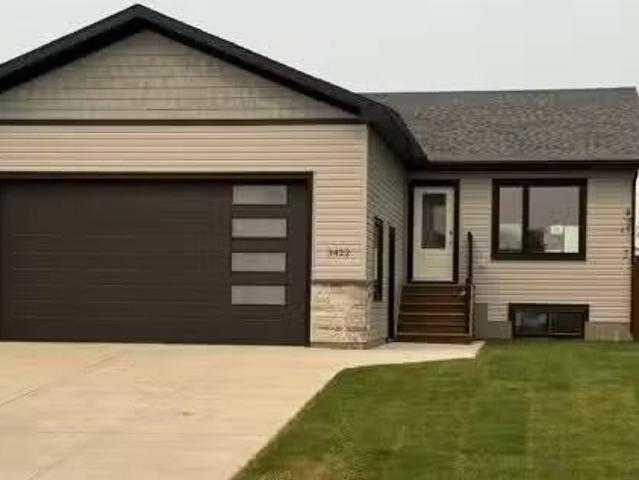 3422 Victory Way, Olds, AB, T4H 0E4 house for sale Listing.