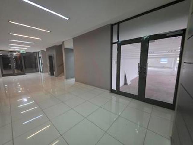 342.40m2 office to let at brookfield.