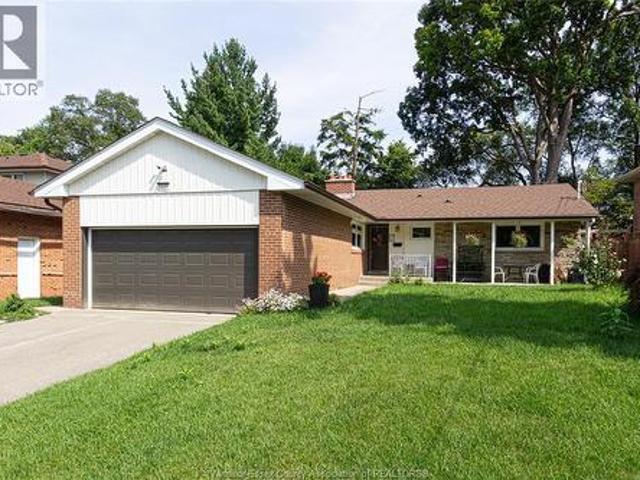 3438 Enniskillen, Mississauga, ON, L5C 2N1 house for sale | Listing ID 26015 | Royal LePage