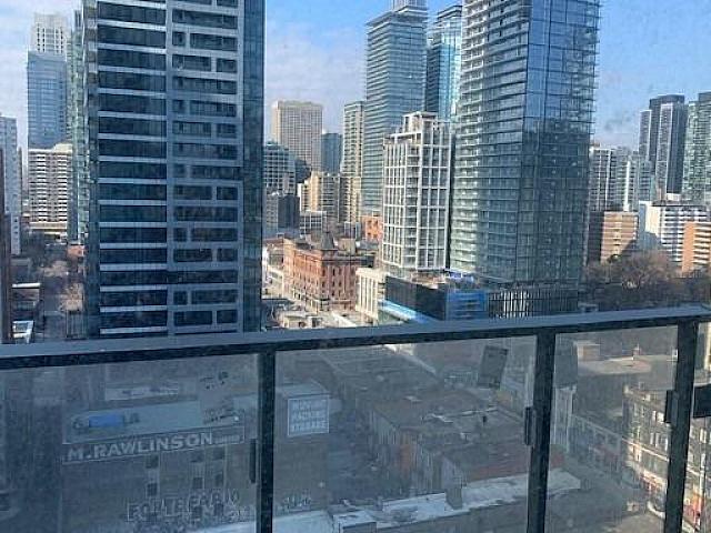 343 Sq Ft Studio Bay & Wellesley