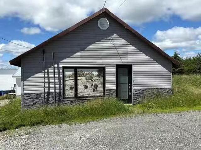 344Z Av. De L'Église, Rouyn Noranda, QC, J0Z 1Y1 commercial.