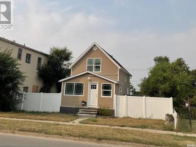 344 Lillooet Street W, Moose Jaw, SK, S6H 4Z2 house for sale | Listing ID SK983625 | Royal LePage