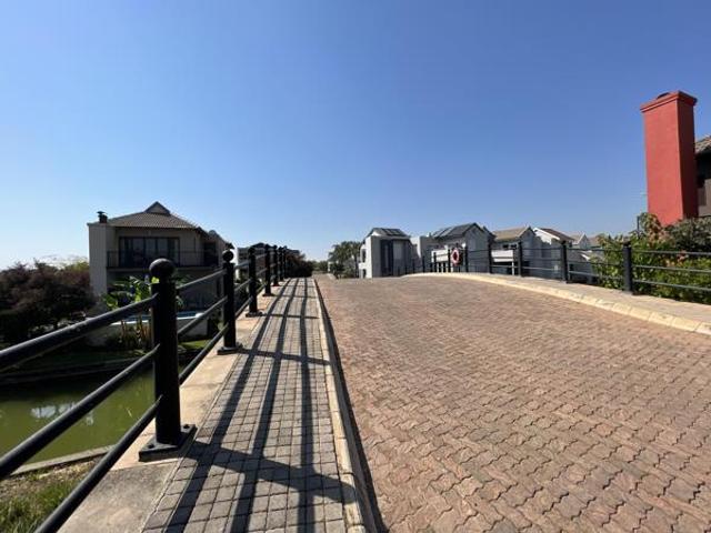 344 m² Land available in The Islands Estate