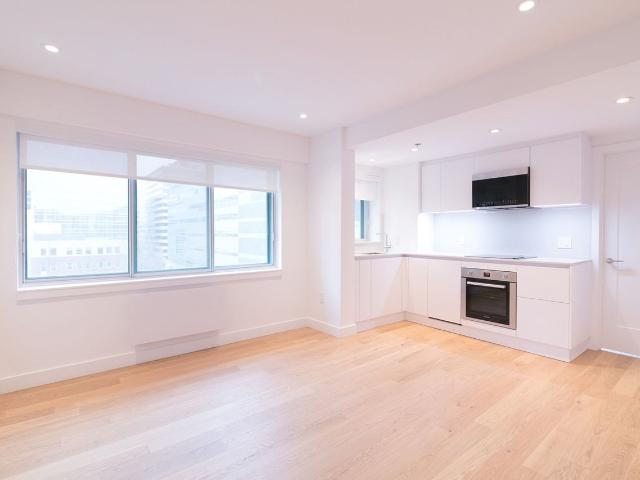 3455 Aylmer 1 Bedroom Apartment for Rent at 3455 Rue Aylmer, Montréal, QC H2X 2B5 Milton Parc