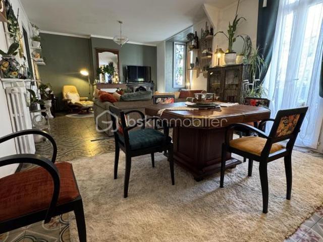 34500 BEZIERS Bd de GENEVE Appt 1er étage 115m2 + véranda 20m2 + 2 greniers Rénové Isolé Equipé