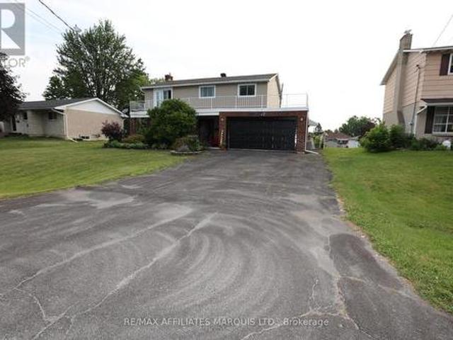 3453 Bruce Street, South Stormont, ON, K6K 1M8 house for sale | Listing ID X13536 | Royal LePage