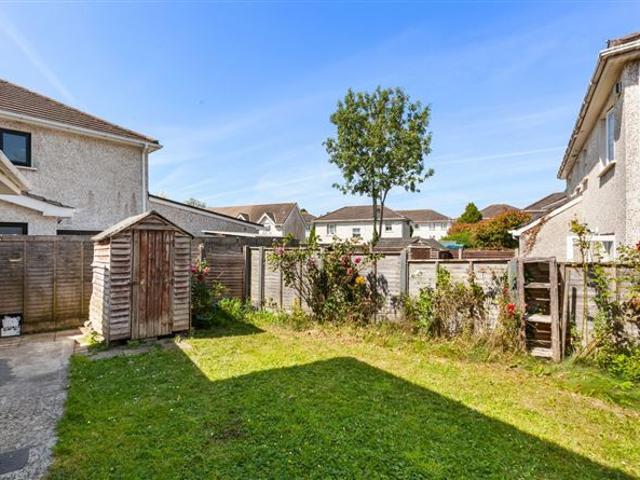 345,000 | 27 Bishop's Orchard, Tyrrelstown, Dublin 15 DNG Castleknock 5017 MyHome. Ie Residential