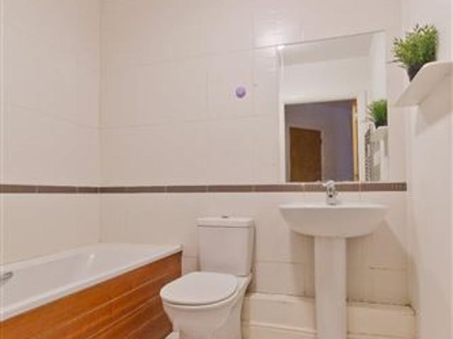 345,000 | 31 Rockview, Sandyford, Dublin 18 DNG Stillorgan 4948 MyHome. Ie Residential