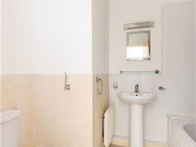 345,000 | 43 The Oval, Tullyvale, Cabinteely, Dublin 18 Ed Dempsey & Associates 4983 MyHome. Ie Residential