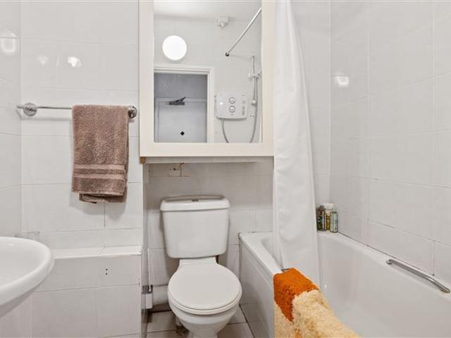 345,000 | 6 Corrig House, Corrig Avenue, Dun Laoghaire, County Dublin O'Connor Shannon 4995 MyHome. Ie Residential
