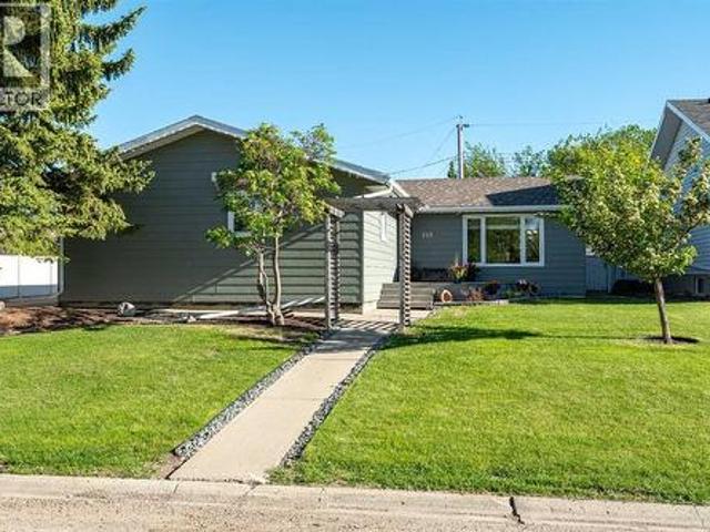 345 9 Street Se, Three Hills, AB, T0M 2A0 house for sale | Listing ID A2319 | Royal LePage