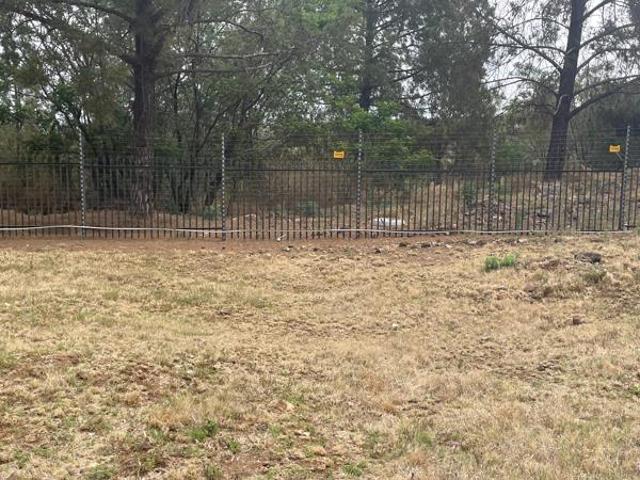 345 m² Land available in Die Hoewes