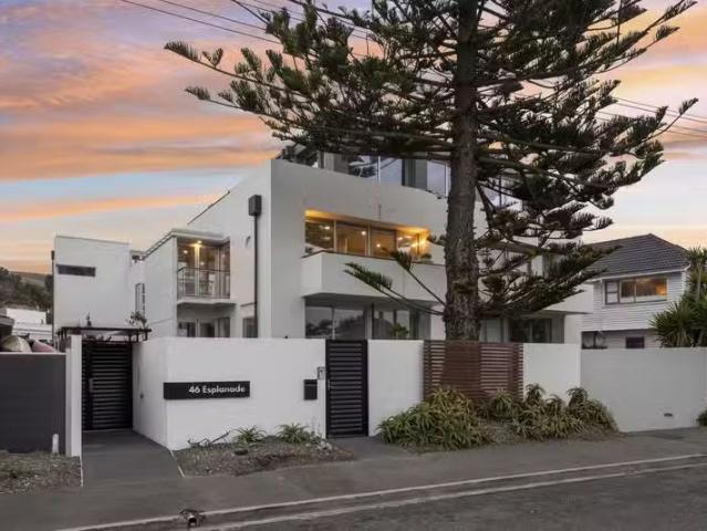 3/46 Esplanade, Sumner, NZ 8081 Apartment for Rent