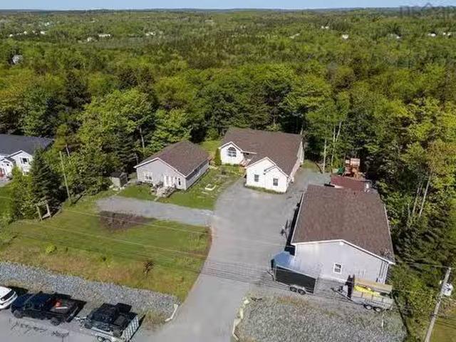 346 Lakecreast Drive, Middle Sackville, NS, B4E 3L1 house fo.