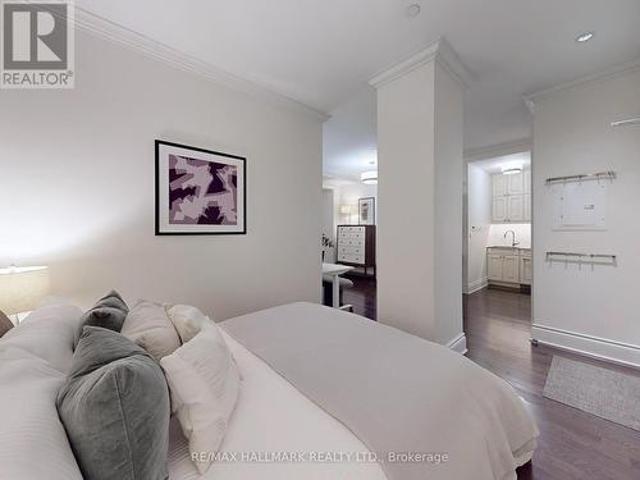 347 22 Leader Lane, Toronto, ON, M5E 0B2 condo for sale | Listing ID C11988 | Royal LePage