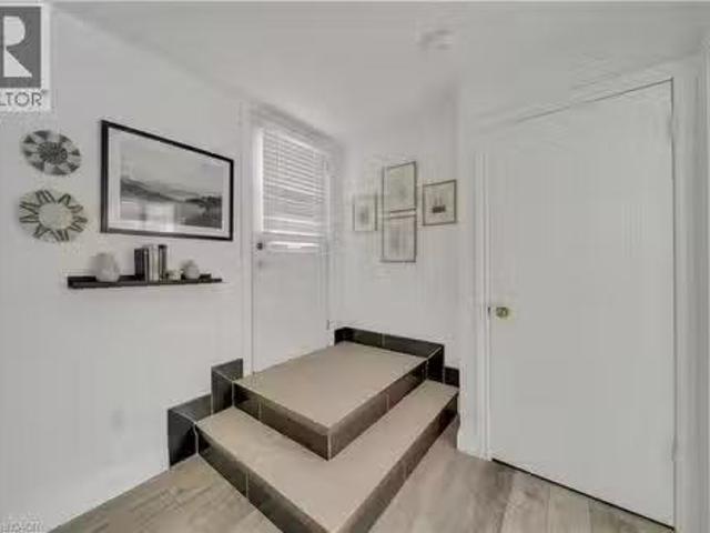 347 Keewatin Avenue Unit# Lower, Kitchener, ON, N2B 3W2 hous.