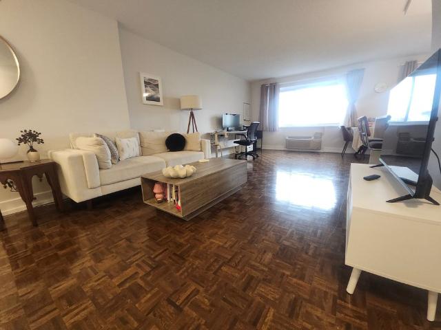 3488 Ch. de la Côte des Neiges, Montréal Ville Marie, QC H3H