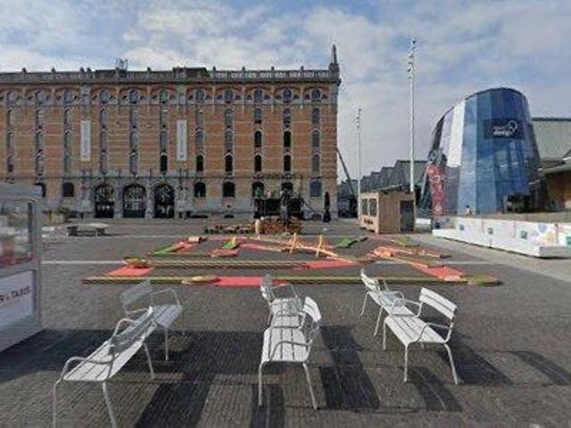 348 858 m2 office space for rent in Stad Brussel