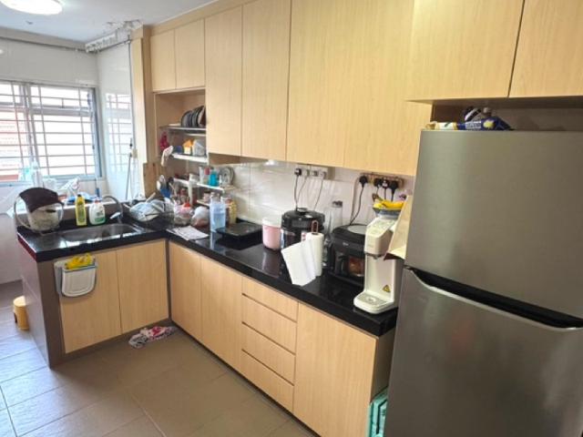 348 Bukit Batok Street 34 HDB Apartment For Sale, $480,000, 3 Bed 2 Bath 893 sqft $538.00 psf
