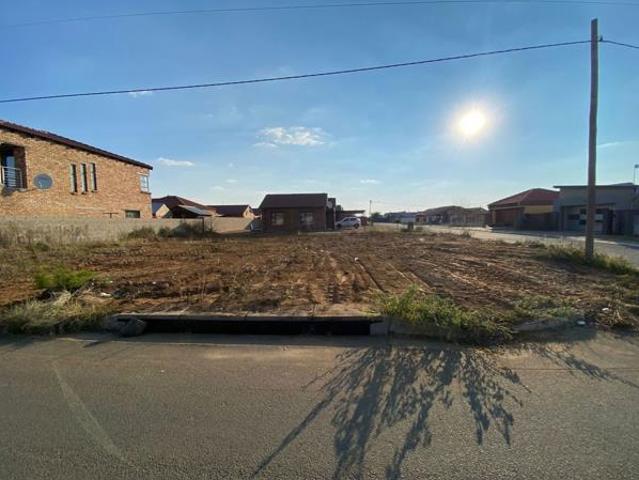 348 m² Land available in Mandela View