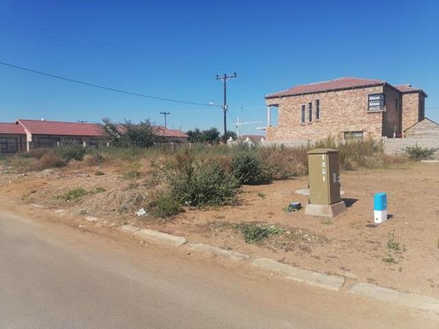 348 m² Land available in Mandela View