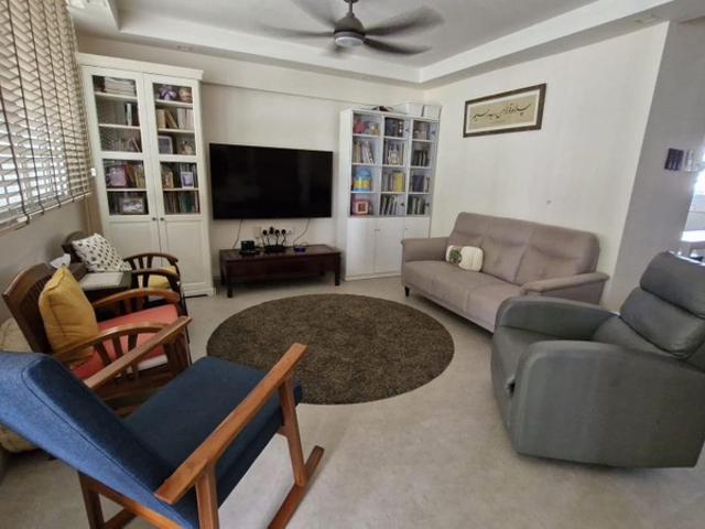 348 Woodlands Avenue 3 HDB Apartment For Sale, $520,000, 3 Bed 2 Bath 904 sqft $575.00 psf