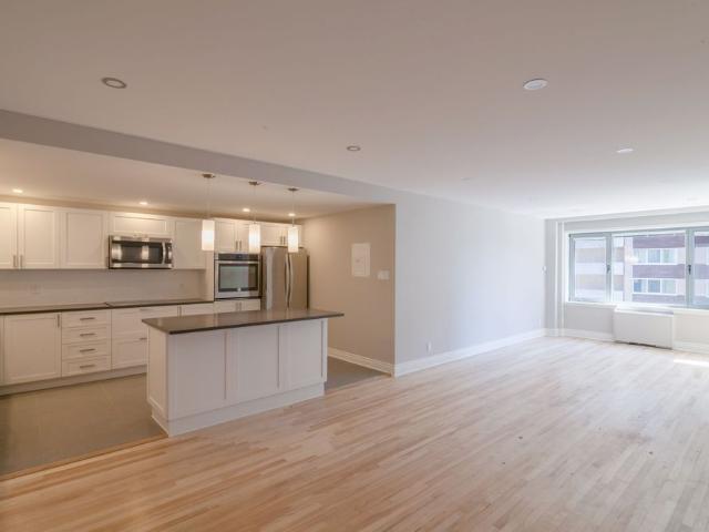 3495 Rue de la Montagne