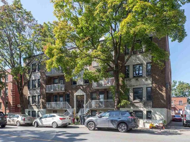3495 Van Horne 1 Bedroom Apartment for Rent at 3495 Av Van Horne, Montréal, QC H3S 1R7 Parc Kent