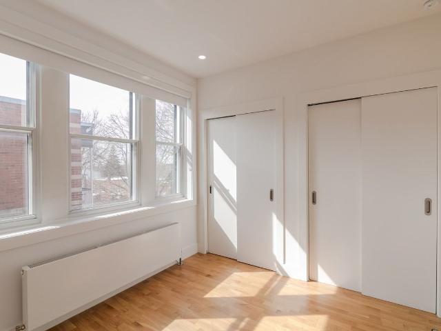 3495 Van Horne 1 Bedroom Apartment for Rent at 3495 Av Van Horne, Montréal, QC H3S 1R7 Parc Kent