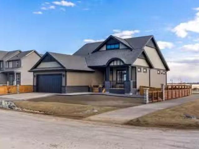 349 Limestone Bay, Balzac, AB, T4B 5T5 house for sale Listi.
