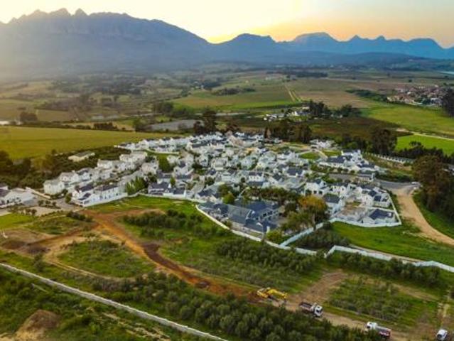 349 m² Land available in Berg En Dal