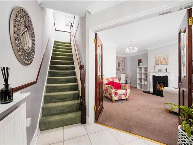 34 THE COURT, High Park, Grace Park Road, Drumcondra, Dublin 9 KELLY BRADSHAW DALTON 4913 MyHome. Ie Residential