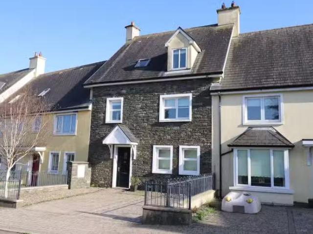 34 The Lawn, Castletownshend, Union Hall, Co. Cork, P81R624 is.
