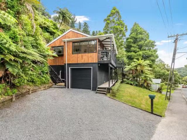 34 Wyndham Road, Pinehaven, Upper Hutt City