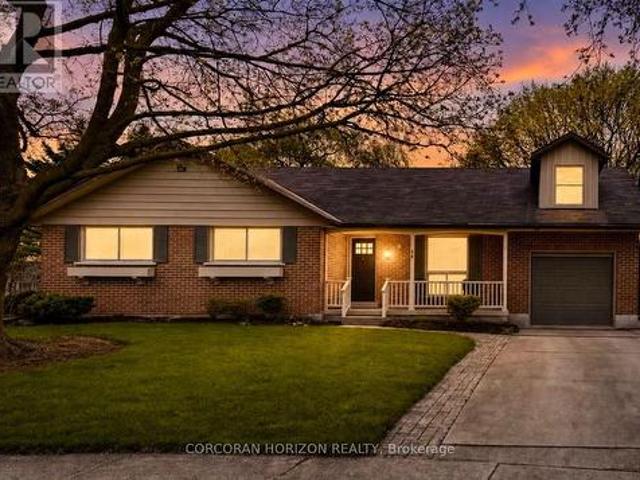 34 Yule Place, Kitchener, ON, N2B 2J8 house for sale | Listing ID X13551 | Royal LePage
