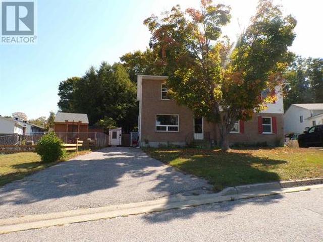 34 Beckett Blvd, Elliot Lake, ON, P5A 3P7 house for sale | Listing ID SM250103 | Royal LePage