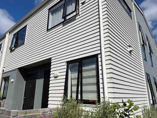 3/4 Bittern Place, Henderson, Waitakere City