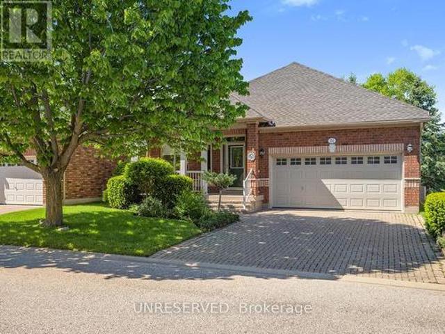 34 Briar Gate Way, New Tecumseth, ON, L9R 2A6 condo for sale.