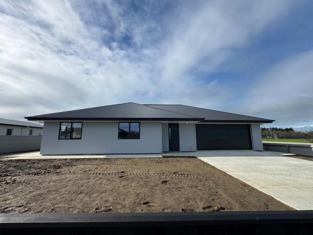 34 Campbell Place, Marton
