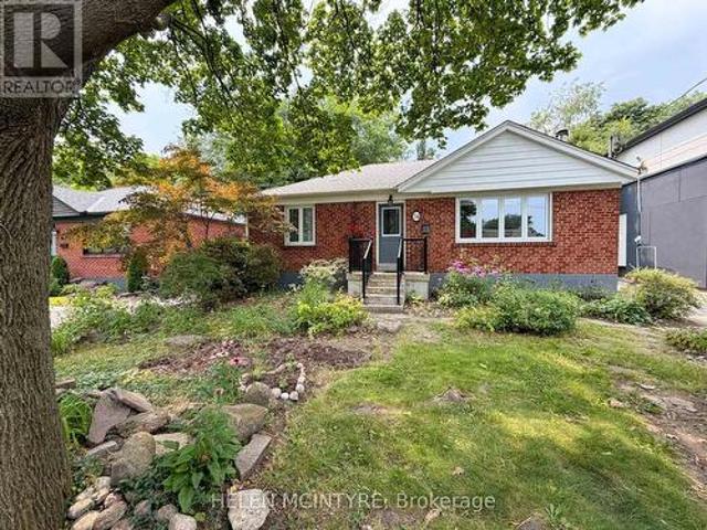 34 Dunning Crescent, Toronto, ON, M8W 4S8 house for lease | Listing ID W13626 | Royal LePage