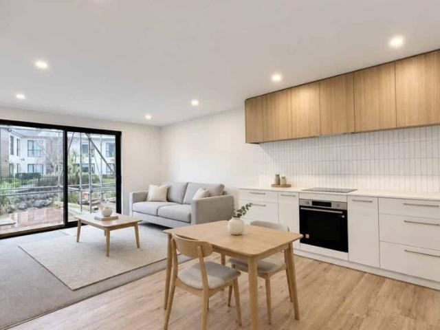 3/4 Emmett Street, Shirley